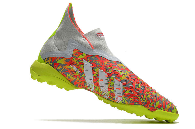 CHUTEIRA ADIDAS PREDATOR FREAK TF SOCIETY+BRINDE