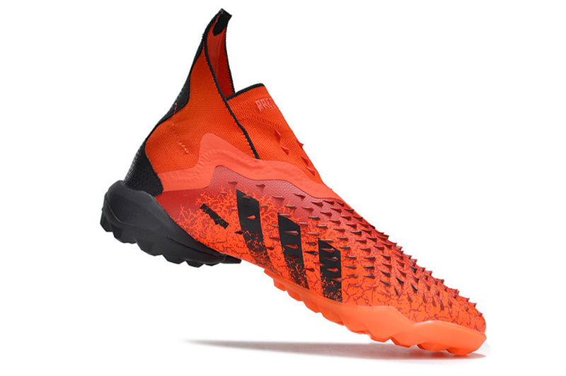 CHUTEIRA ADIDAS PREDATOR FREAK .1 TF SOCIETY+ BRINDE