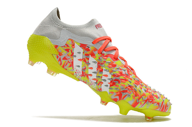 CHUTEIRA ADIDAS PREDATOR FREAK.1 CAMPO+BRINDE