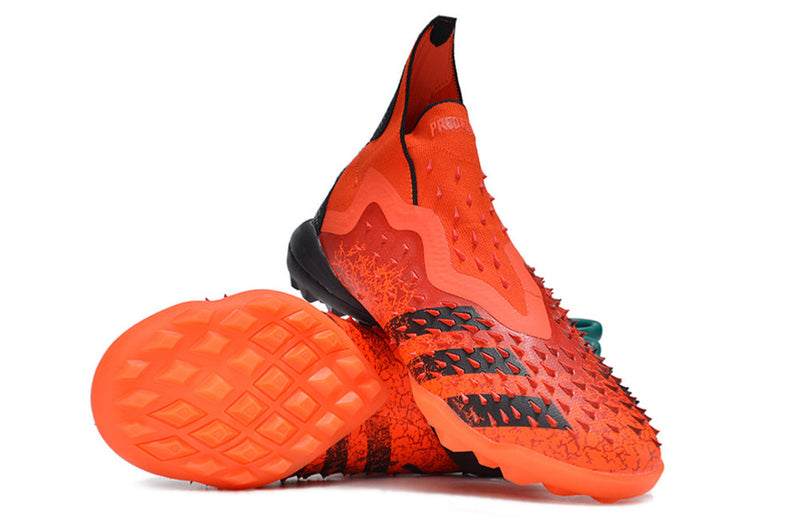 CHUTEIRA ADIDAS PREDATOR FREAK .1 TF SOCIETY+ BRINDE