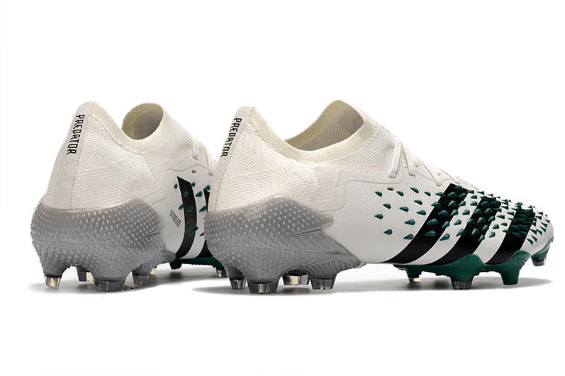 CHUTEIRA ADIDAS PREDATOR FREAK.1 CAMPO+BRINDE