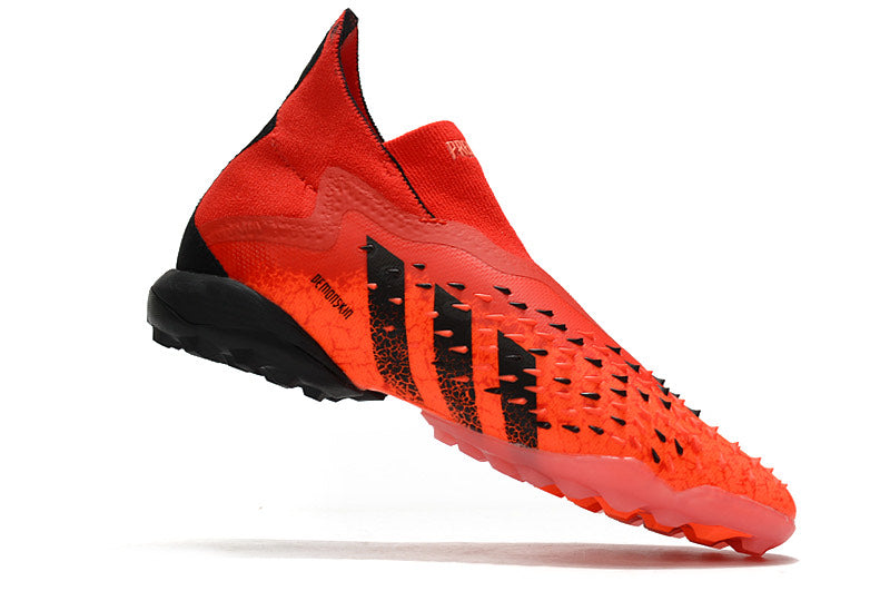 CHUTEIRA ADIDAS PREDATOR FREAK TF SOCIETY+BRINDE