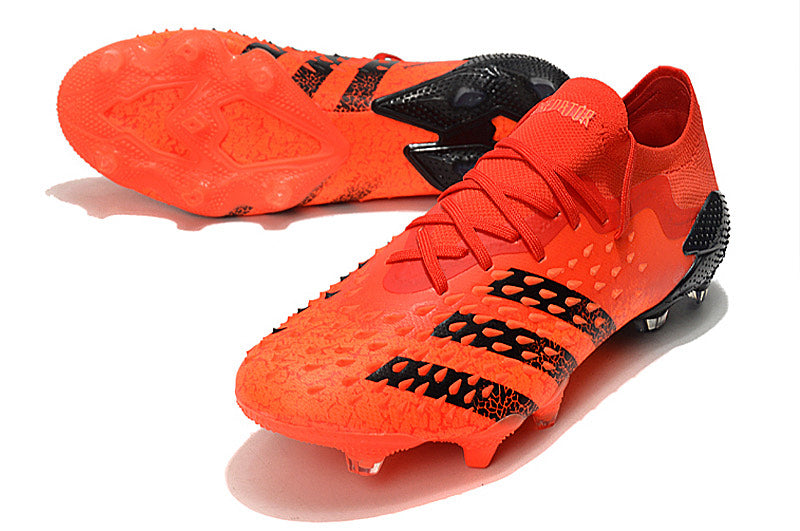 CHUTEIRA ADIDAS PREDATOR FREAK.1 CAMPO+BRINDE