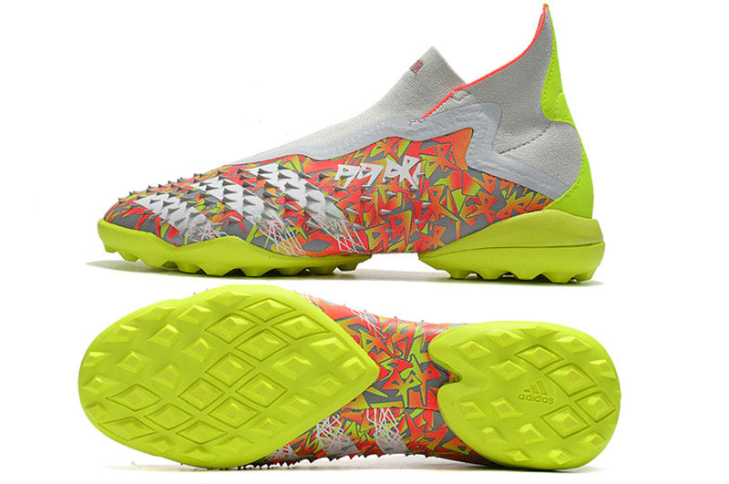 CHUTEIRA ADIDAS PREDATOR FREAK TF SOCIETY+BRINDE